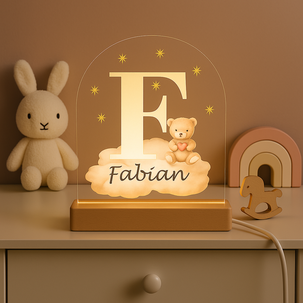 Nachtlampje met Naam en Initiaal F &ndash; Beertje op Wolk | Leukcadeaushop.nl