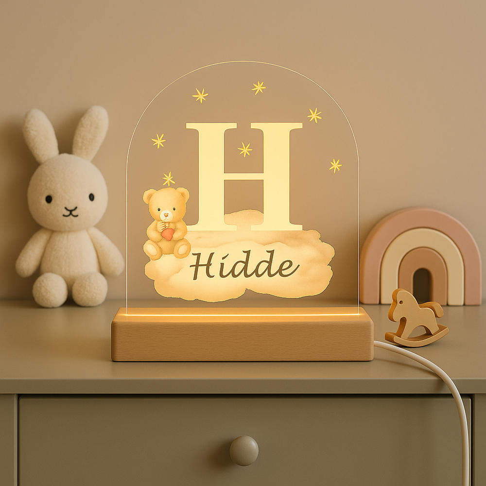 Nachtlampje met Naam en Initiaal H &ndash; Beertje op Wolk | Leukcadeaushop.nl