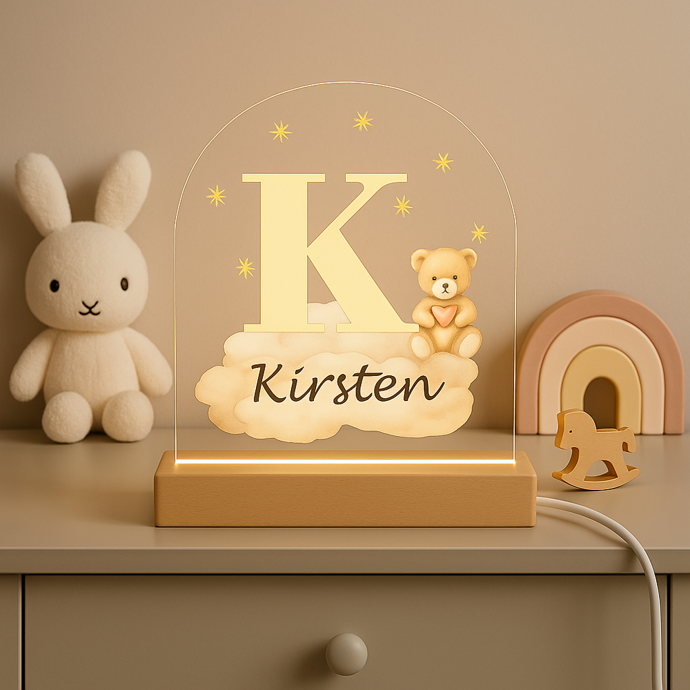 Nachtlampje met Naam en Initiaal K &ndash; Beertje op Wolk | Leukcadeaushop.nl