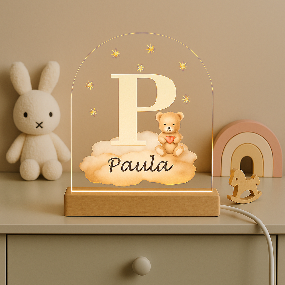 Nachtlampje met Naam en Initiaal P &ndash; Beertje op Wolk | Leukcadeaushop.nl