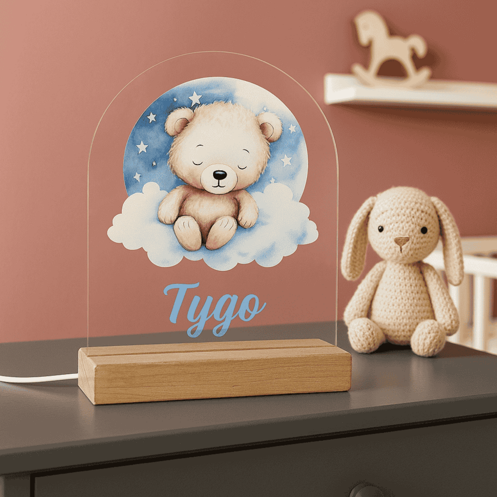 Slapend Beertje op Wolk met Maan