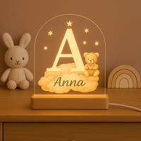 Nachtlampje met initiaal A en naam &ndash; Beertje op wolk