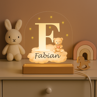 Nachtlampje met Naam en Initiaal F &ndash; Beertje op Wolk | Leukcadeaushop.nl
