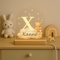 Nachtlampje met Naam en Initiaal X &ndash; Beertje op Wolk | Leukcadeaushop.nl